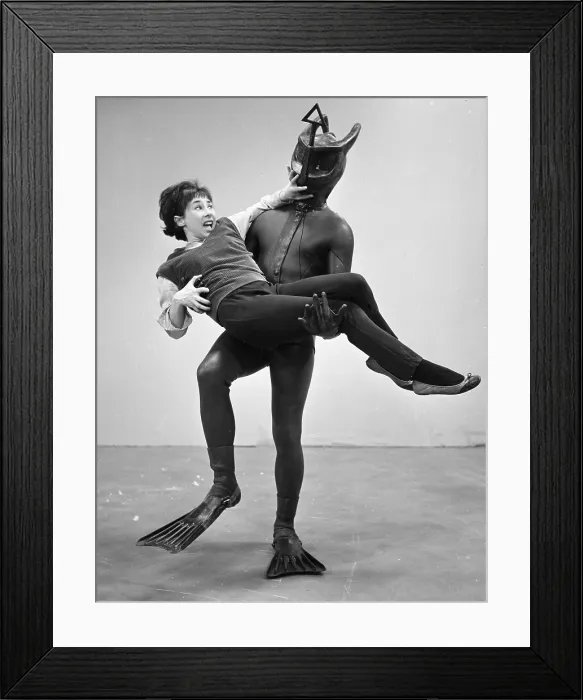 Framed Print : B / W Negative 6x6 S3338