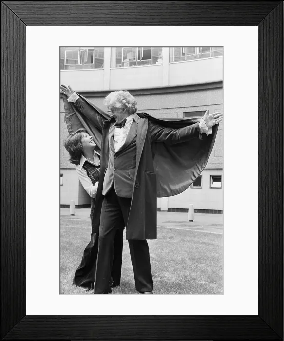 Framed Print : Elisabeth Sladen and Jon Pertwee Framed Print : Elisabeth Sladen and Jon Pertwee