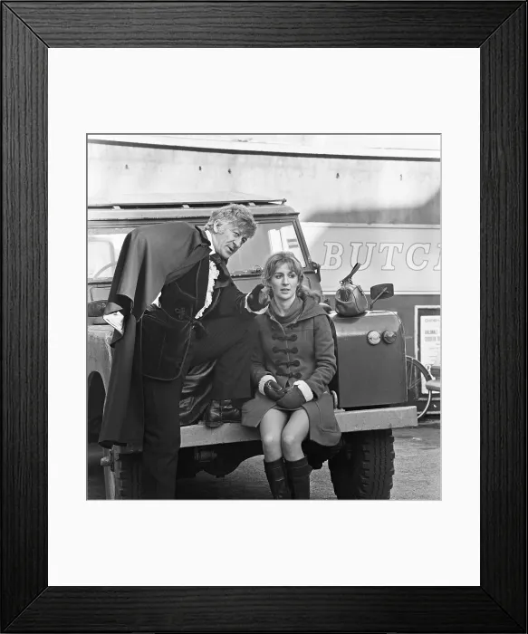 Framed Print : Jon Pertwee and Caroline John Framed Print : Jon Pertwee and Caroline John
