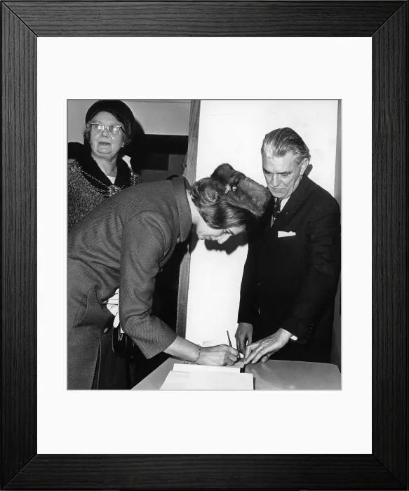 Framed Print : Princess Alexandra visits Hull Framed Print : Princess Alexandra visits Hull