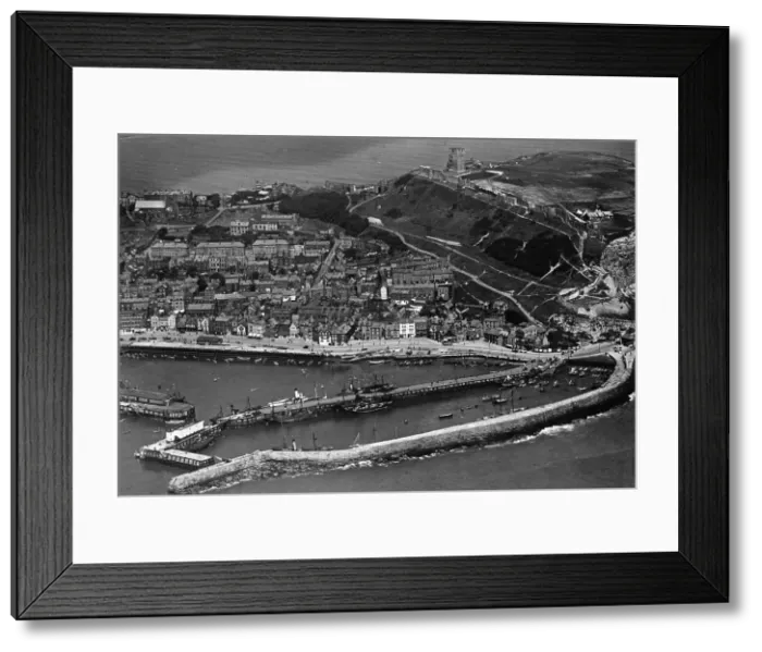 Framed Print : Scarborough harbour 1929 Framed Print : Scarborough harbour 1929