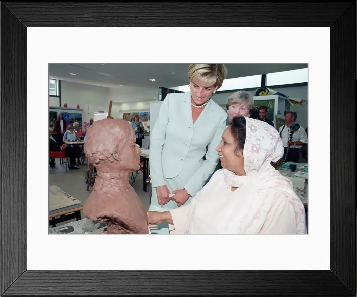 Framed Print : Princess Diana at Leicester University, May 1997