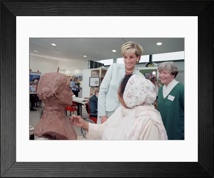 Framed Print : Princess Diana at Leicester University, May 1997 Framed Print : Princess Diana at Leicester University, May 1997