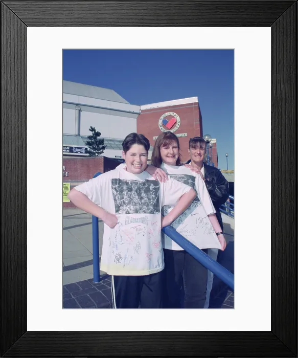 Framed Print : Pat Noddings with her son Paul and niece Bev at the Birmingham National Indoor Arena Framed Print : Pat Noddings with her son Paul and niece Bev at the Birmingham National Indoor Arena