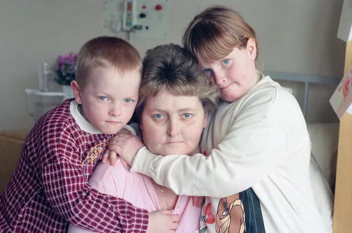 Framed Print : Bridget Dawson with her two young children Framed Print : Bridget Dawson with her two young children