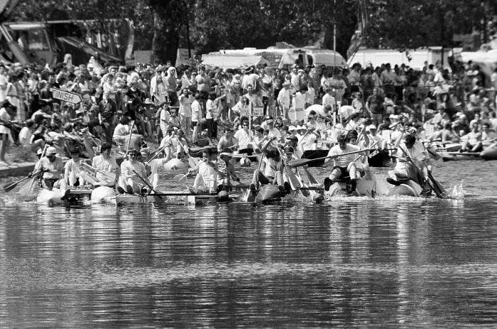 Framed Print : Cambridge Raft Race, 1991 Framed Print : Cambridge Raft Race, 1991