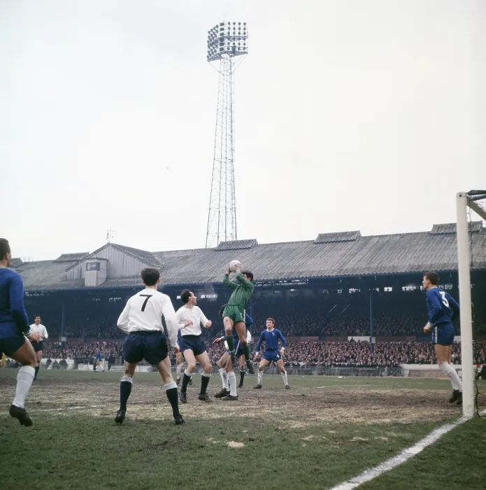 Framed Print : Chelsea v Spurs FA Cup match 1965 Framed Print : Chelsea v Spurs FA Cup match 1965