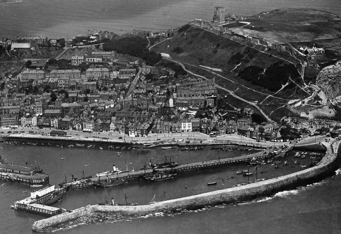 Framed Print : Scarborough harbour 1929 Framed Print : Scarborough harbour 1929