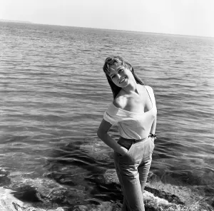 Entertainment Prints: Brigitte Bardot