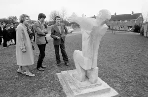 1980s Prints: Sculpture unveiled outside Comberton Village College, 1985