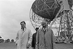 Images Dated 21st December 2023: Secretary of State for Education and Science Anthony Crosland and Sir Bernard Lovell